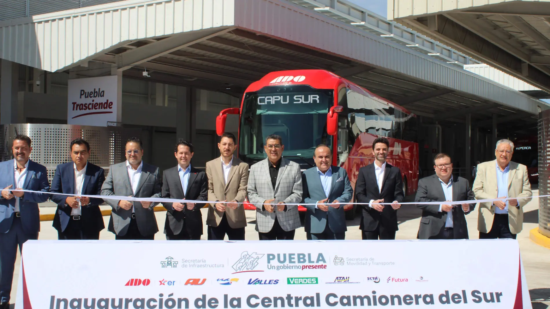 Inauguran la Central Camionera del Sur